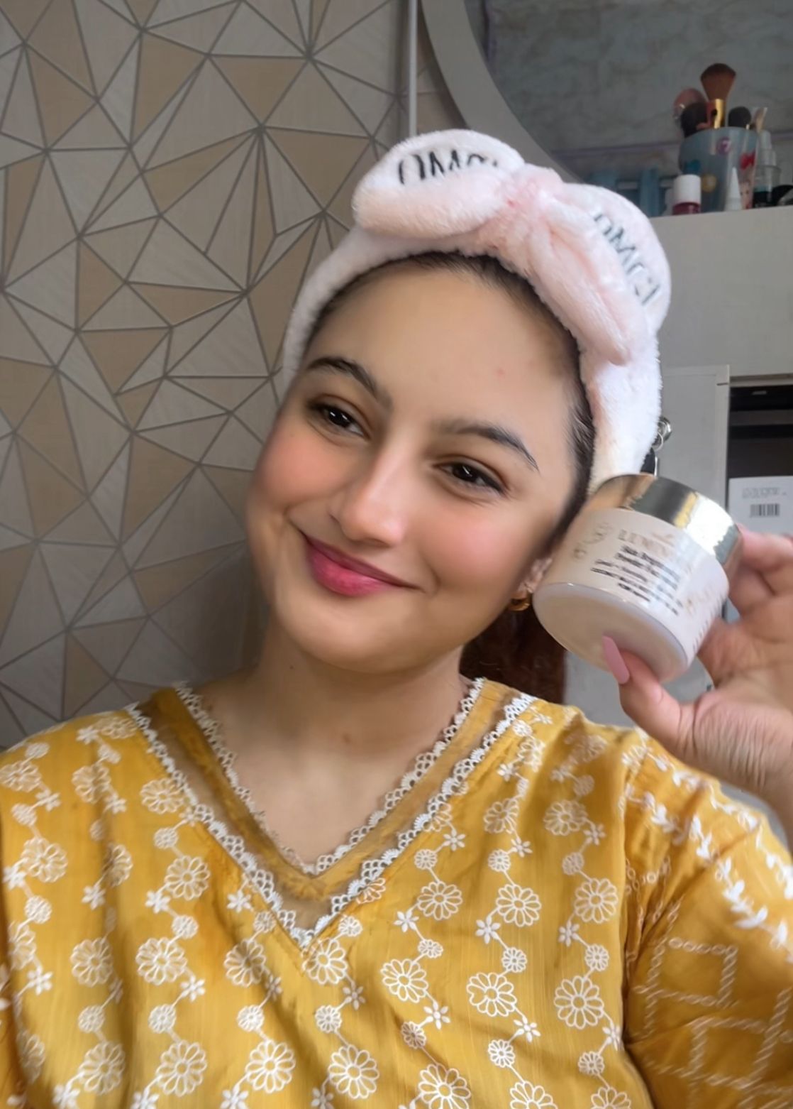Luminous:Skin Brightening Powder Facewash,verified by  influencers